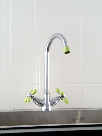 Смеситель для кухни с высоким изливом зеленый ЭВЕРЕСТ В59-071Е; 11601419