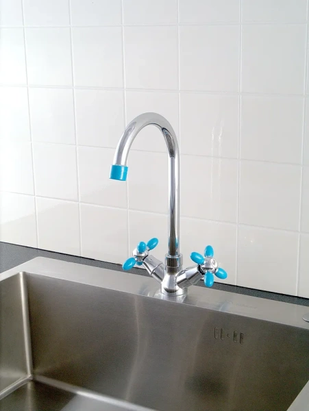 Смеситель для кухни с высоким изливом синий ЭВЕРЕСТ В59-071D; 11601418