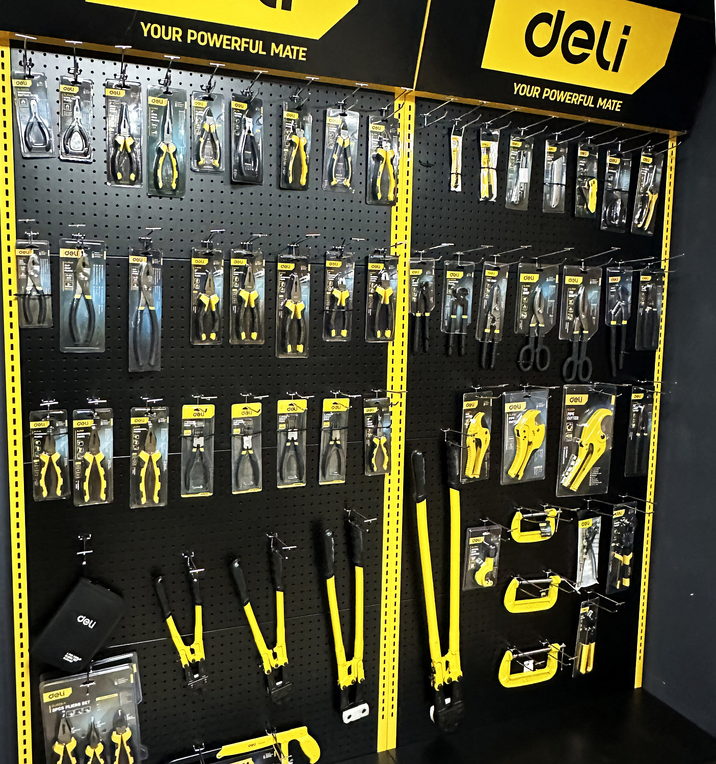 Открыт первый в России шоурум DELI Tools!