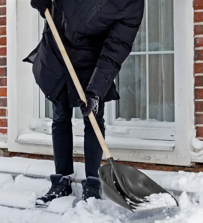 Ковш для снеговой лопаты 420х410мм черный пластик с алюм.планкой MAXIM; 11615158