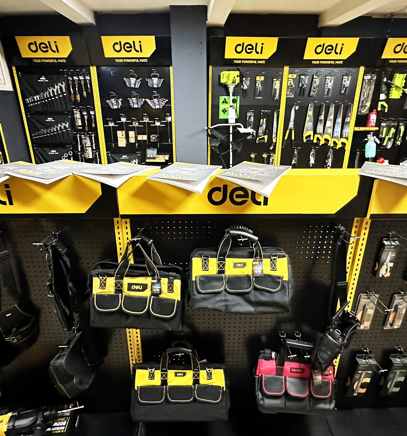 Открыт первый в России шоурум DELI Tools!
