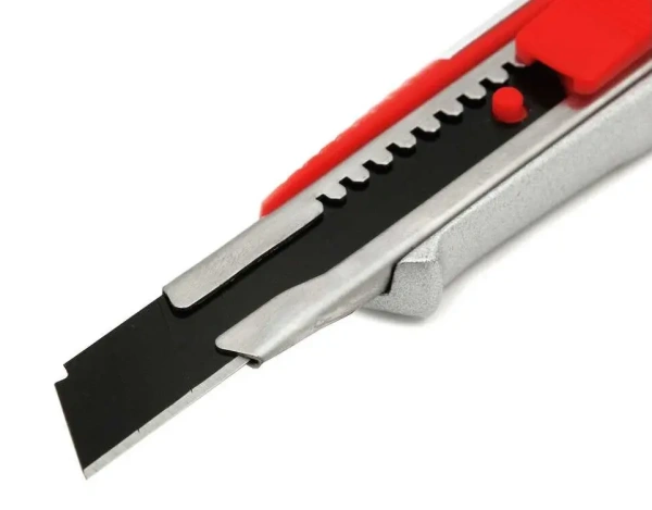 Нож с сегментированным лезвием 18 мм металлический корпус VIRA 831309; УТ-00000306